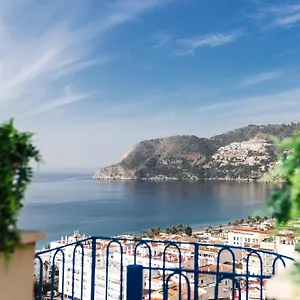 la-vista-azul-penthouse-with-stunning-views-of-la-herradura.es-andalucia.com/